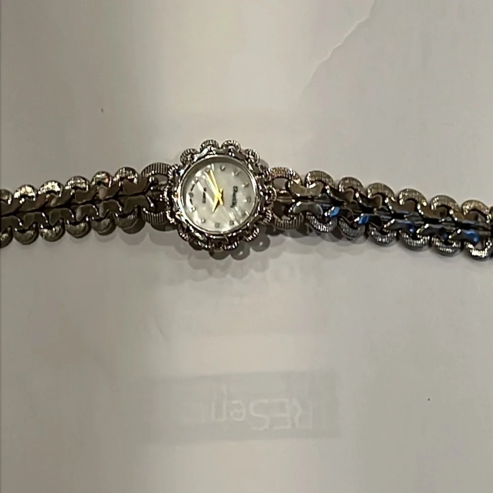 Chantilly Quartz Gold and Silver Tone Ladies Fashion Watch Dainty Elegant